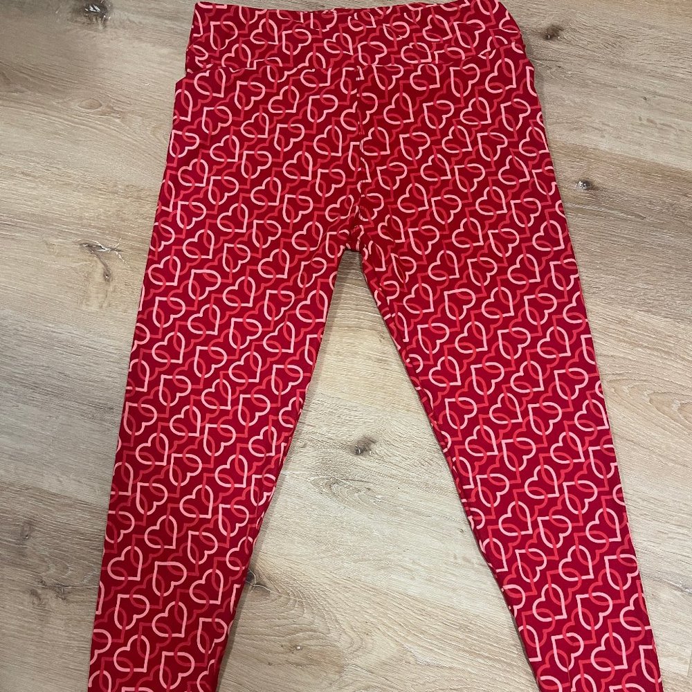 Very cute heart leggings in Tall & Curvy. NEVER WORN! 20% off 3+ items